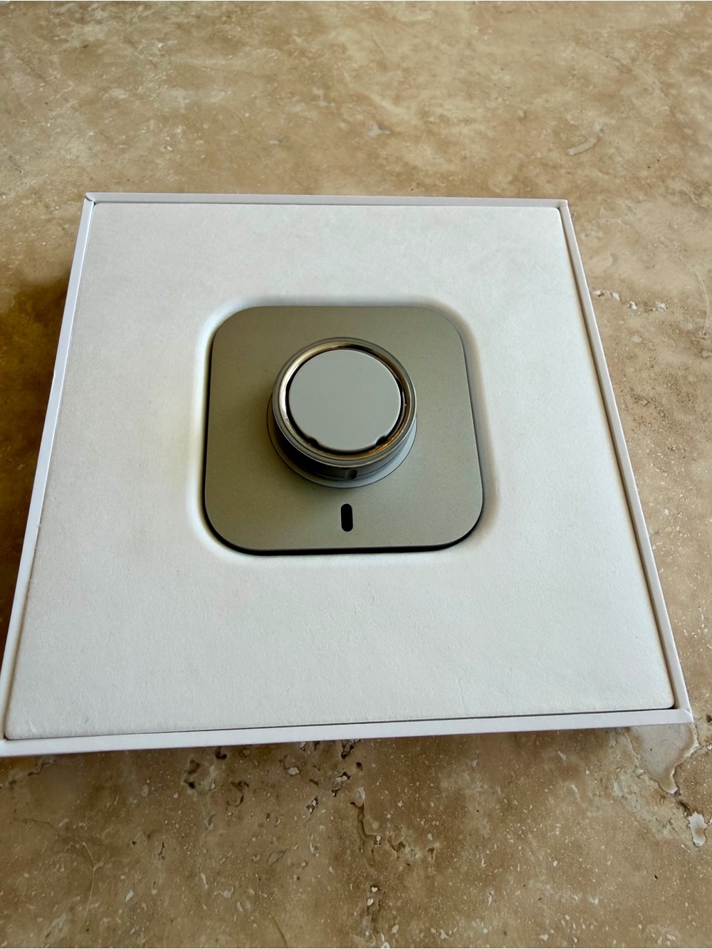 Oura Ring 4, size 11 Silver LIKE NEW IN BOX with additional travel charging case - Picture 4 of 7